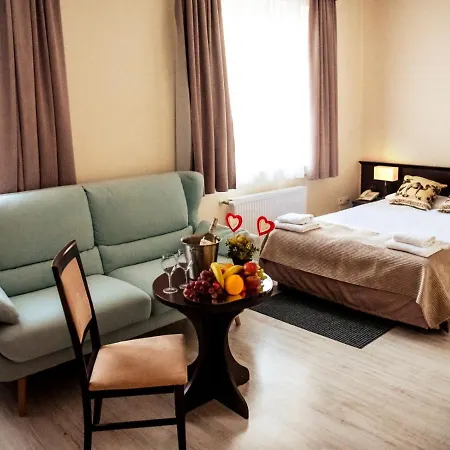 Hotel Feniks 3*
