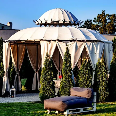 Feniks Hotel 3*