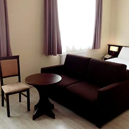 Feniks Hotel Hnězdno